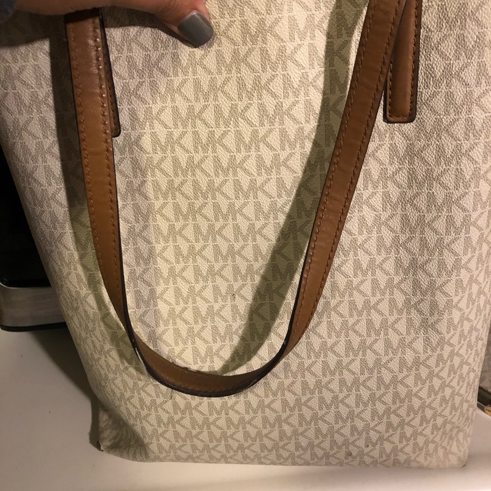 Michael Kors tote - Picture 4 of 6